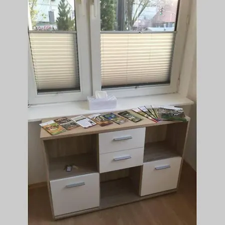 Linnea - Lage Direkt In *