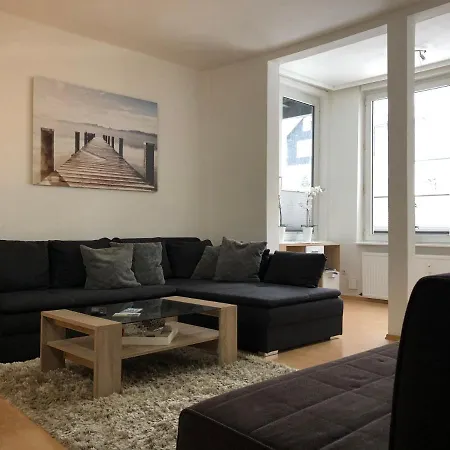 Linnea - Lage Direkt In *