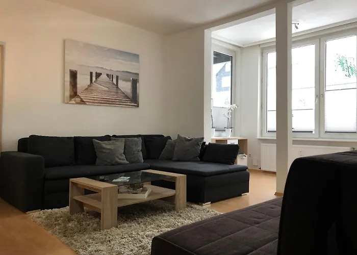 Linnea - Lage Direkt In *